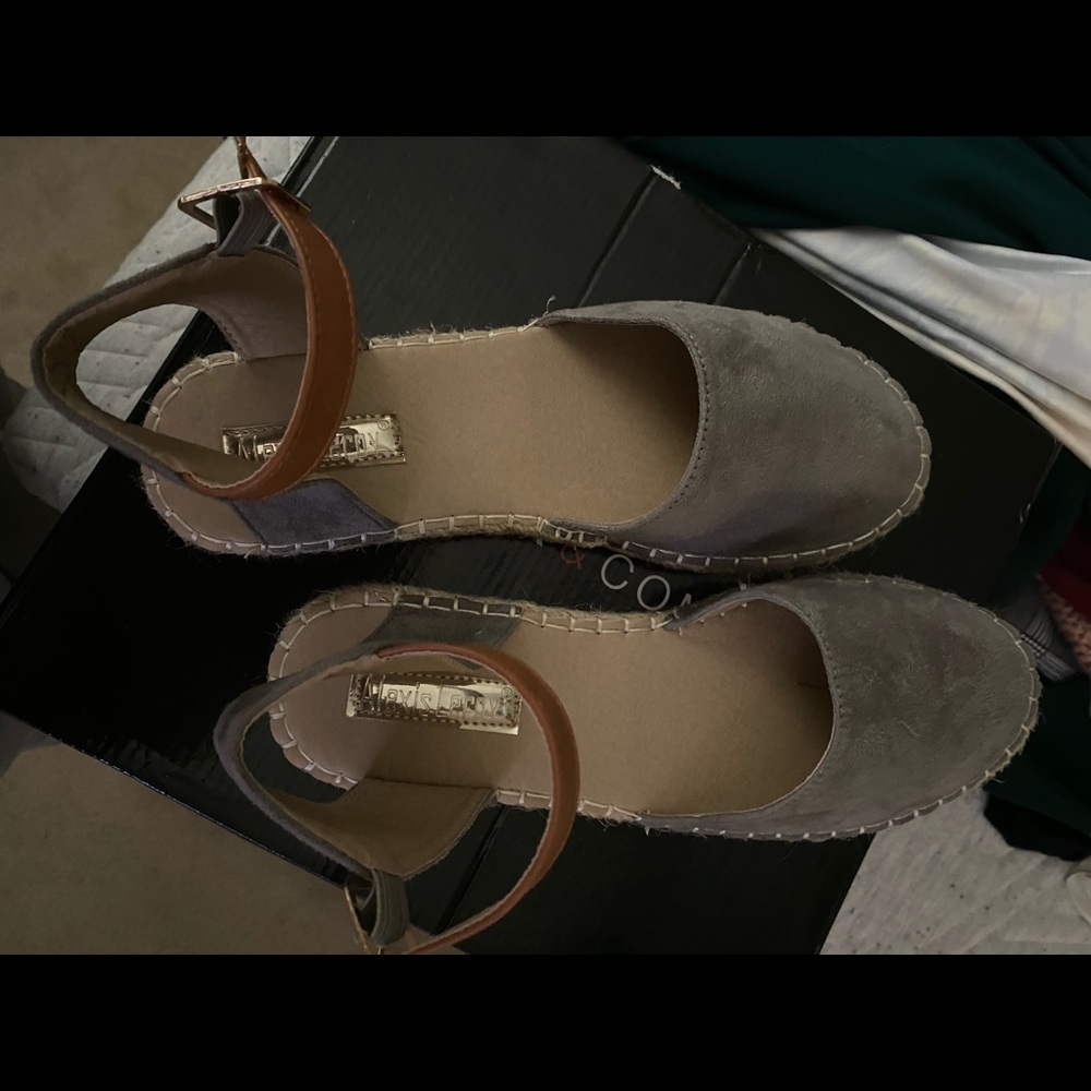NEW grey closed front shoes - Picture 3 of 4